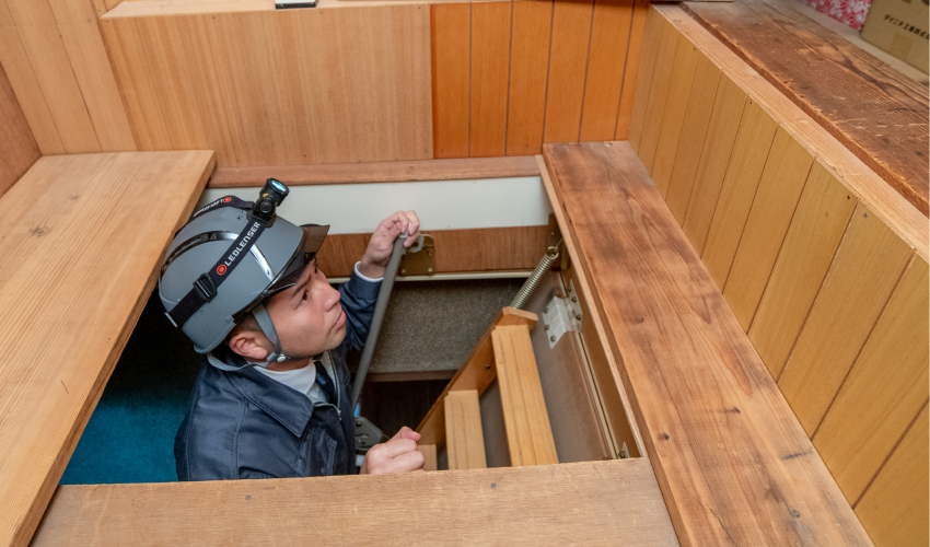 作業中のスタッフ