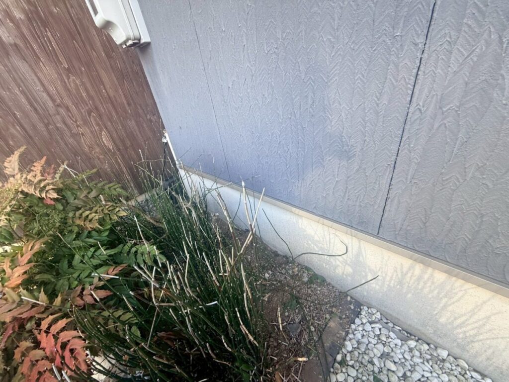 外壁水切り部分の封鎖