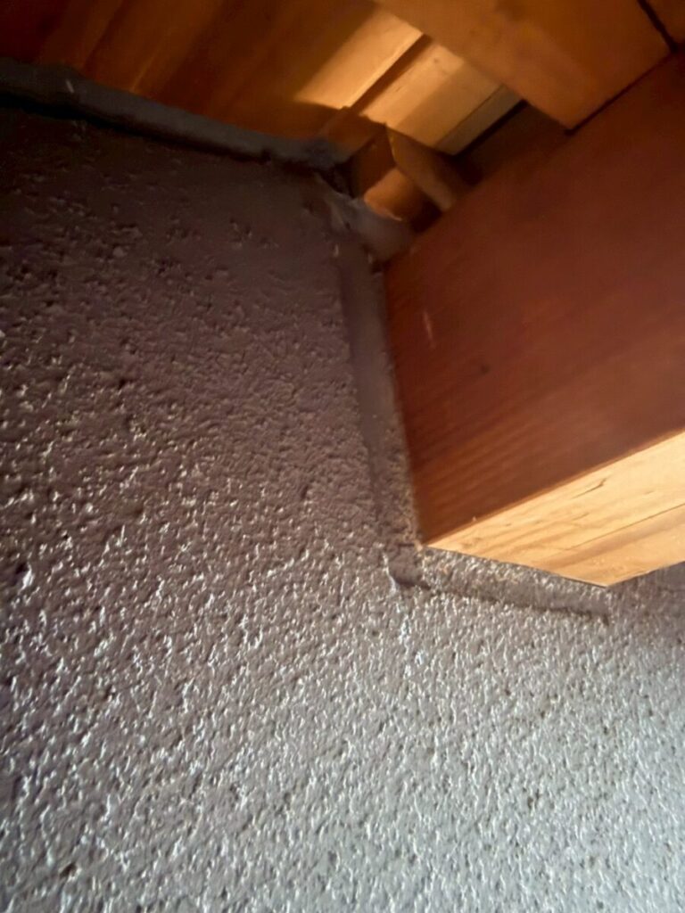 梁上の穴を封鎖