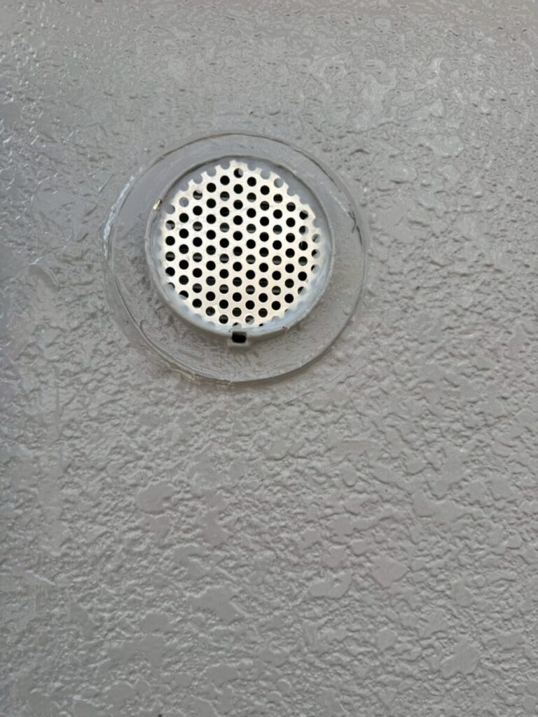 岐阜市コウモリ侵入口封鎖