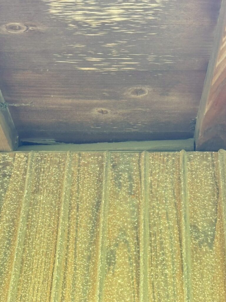 岐阜 イタチ侵入口 羽子板