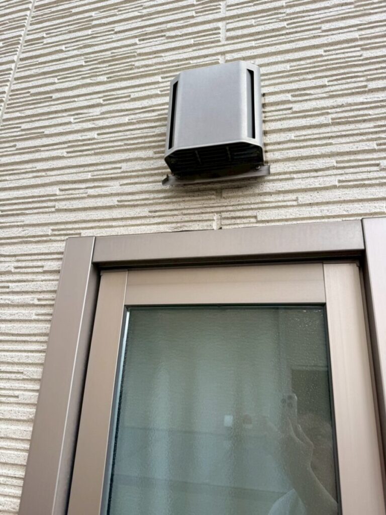 三重県四日市市コウモリ被害 侵入口施工前