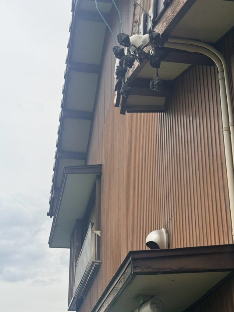 三重県鈴鹿市コウモリ被害 侵入口